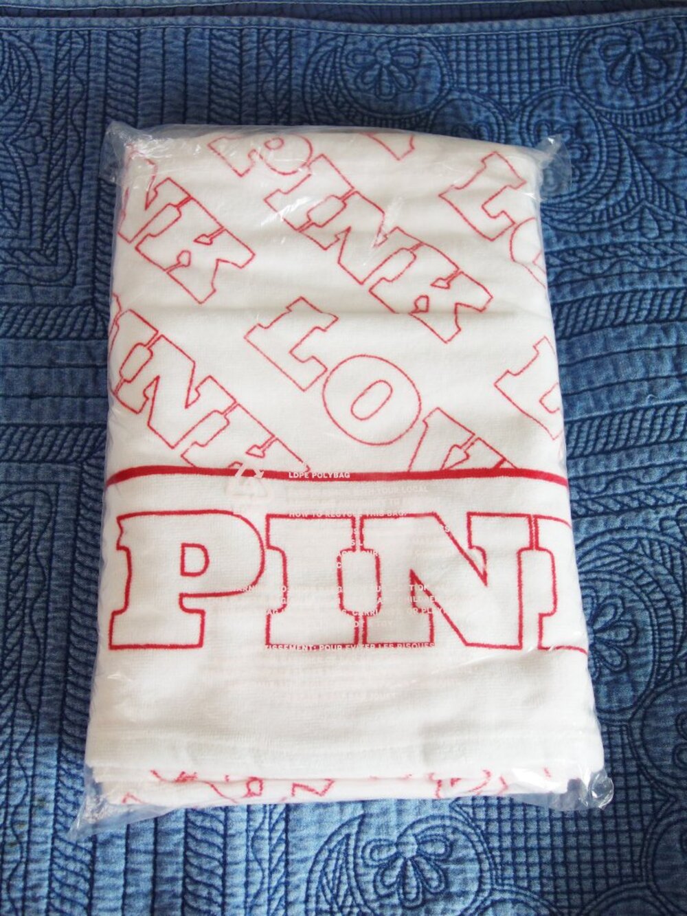 Victoria’s Secret PINK Love Pink Logo Beach Towel Red White Cotton New
